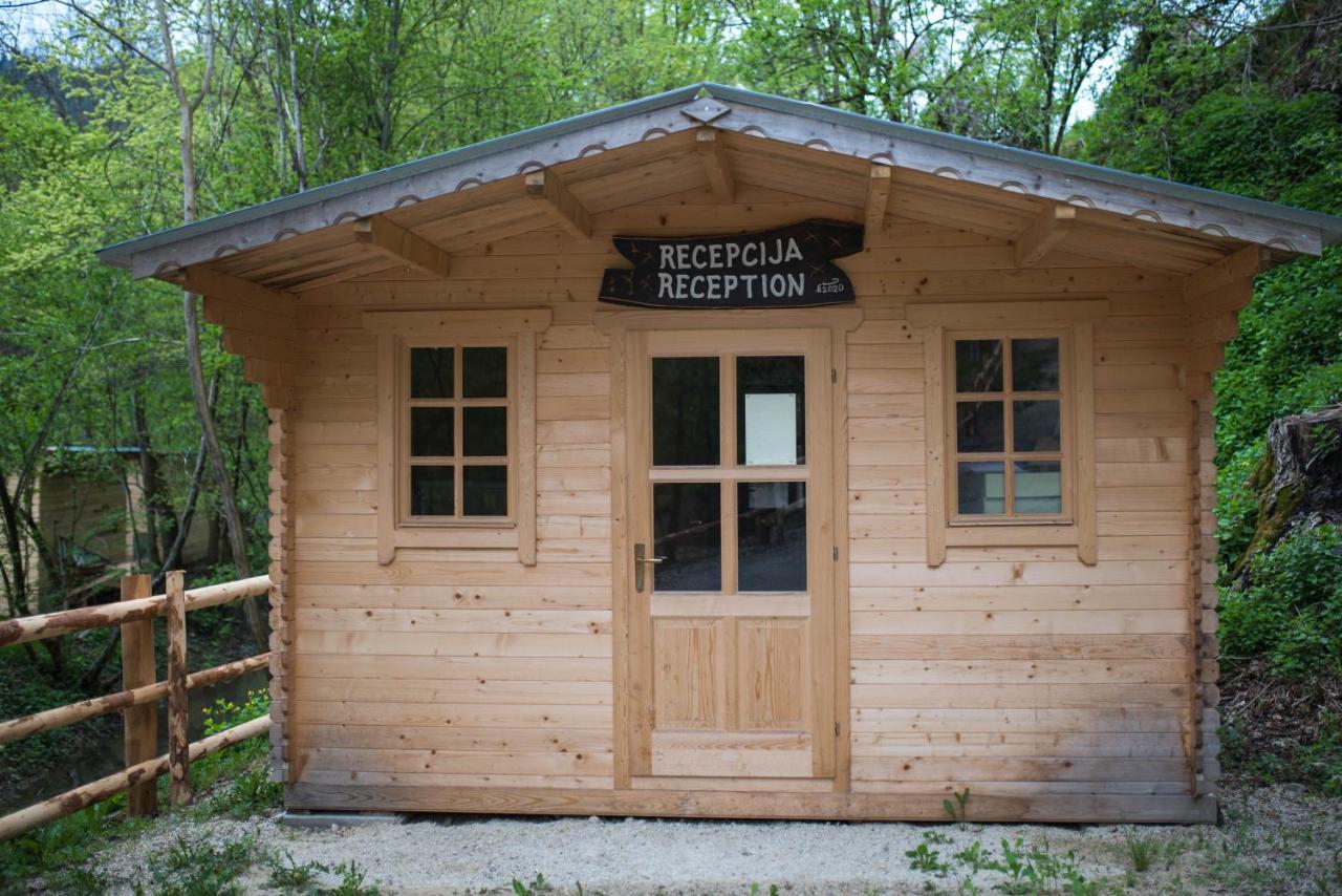 Kamp Na Otoku - Ljubno Ob Savinji Hotel Luaran gambar